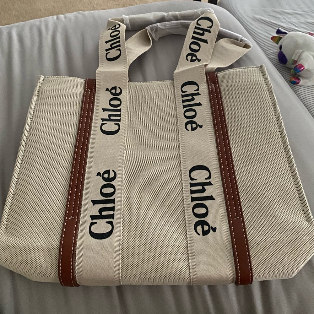 Medium woody tote